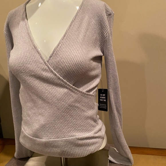 Express Ladies Heather Gray Long Sleeve Faux Wrap Throng Bodysuit NWT - Picture 3 of 10